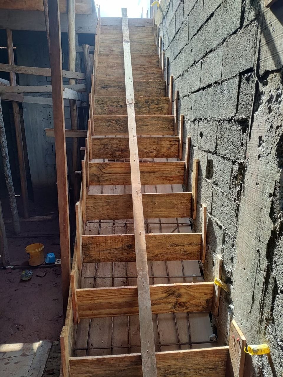 Forma de escada em concreto